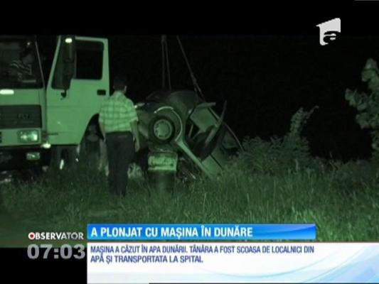 A apăsat acceleraţia în loc să frâneze și a plonjat cu mașina în Dunăre