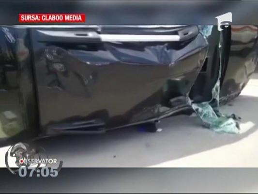 S-a răsturnat după ce a trecut pe roșu