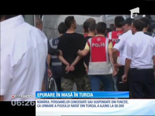 Tentativă de lovitură de stat în Turcia. 50.000 de oameni, pe lista neagră