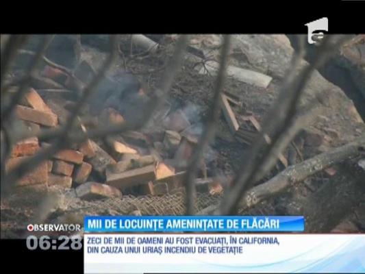 Un uriaş incendiu de vegetaţie face ravagii în apropiere de Los Angeles. Aproape 20.000 de oameni au fost evacuaţi