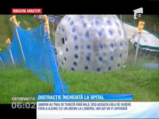 Vacanţa în România s-a încheiat cu fracturi, pentru o adolescentă din Marea Britanie. Fata de 17 ani s-a rănit la ambele braţe, în timp ce făcea zorbing în Poiana Braşov