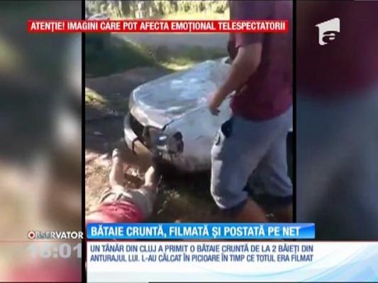 Imagini șocante! Bătaie filmată și postată pe internet. Agresorii sunt acuzaţi de tentativă de omor