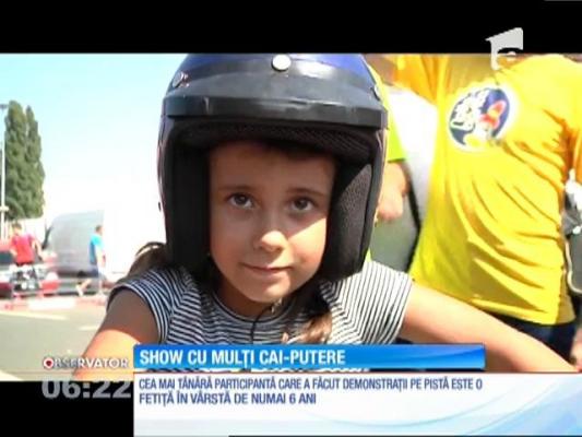 Adrenalina şi mirosul motoarelor încinse au adunat sute de şoferi împătimiţi pe malul Dunării