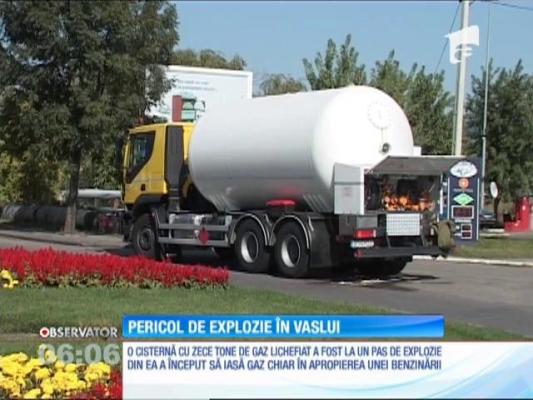 Momente de panică! O cisternă plină cu zece mii de litri de gaz lichefiat a fost la un pas de explozie, în apropierea unei benzinarii