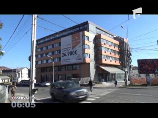 Un muncitor care lucra la reamenajarea unei clădiri din Iaşi a murit după ce a căzut de pe schele