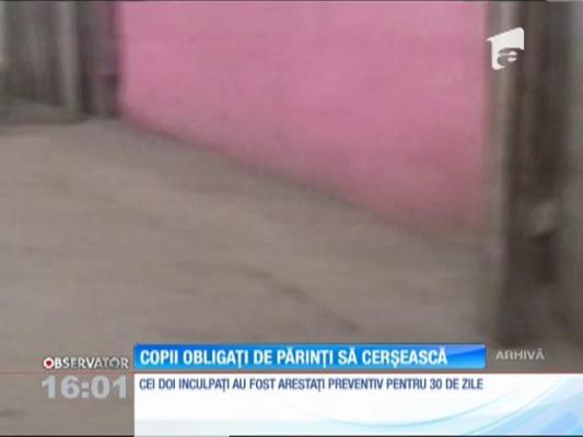 Caz şocant în Maramureş. Doi părinţi au fost reţinuţi, suspectaţi că îşi foloseau copiii ca sursă de venit. Cel mai mic dintre ei a fost scos la cerşit la doar 3 ani