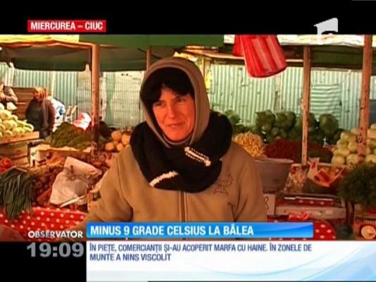 Frigul s-a instalat brusc şi-a adus recorduri cu minus pentru luna octombrie. Ninge la munte şi s-au înregistrat temperaturi de îngheţ