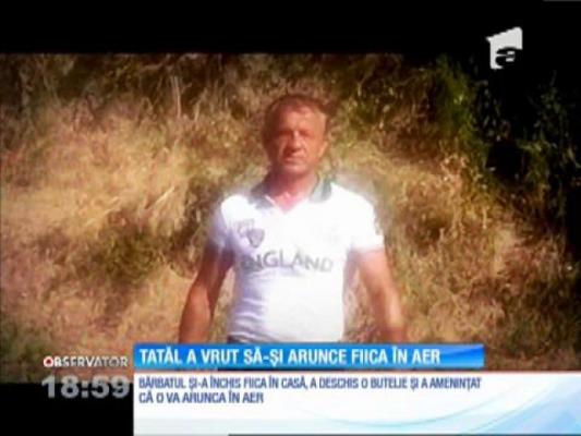 Un tată şi-a închis fetiţa în casă şi a ameninţat că-i dă foc. A transmis totul pe Internet, în direct!