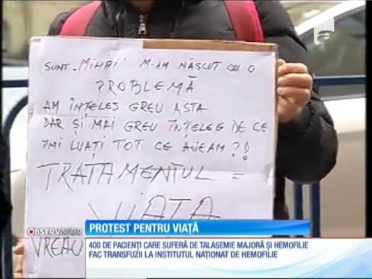 Peste 400 de pacienţi cu boli grave de sânge, la uşa Ministerului Sănătăţii