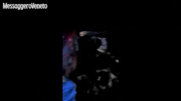 Autocar românesc cu 37 de oameni la bord răsturnat în Italia: potrivit MAE, 7 dintre cei 8 români răniţi au fost externaţi (VIDEO)