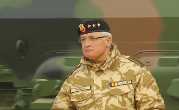#RoMandria. Cine este Adrian Tonea, generalul-dirijor al paradei de 1 Decembrie