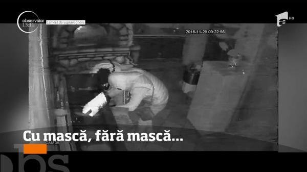 Tineri din Dâmboviţa filmaţi la furat! Vor face închisoare pentru un pumn de bani