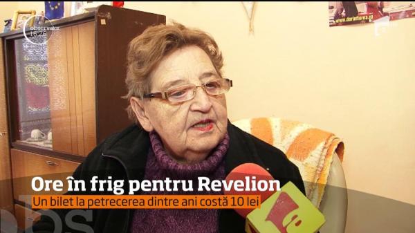 Sute de pensionari din Tg. Mureş au stat ore întregi în frig, ca să prindă un bilet ieftin pentru petrecerea de Revelion!