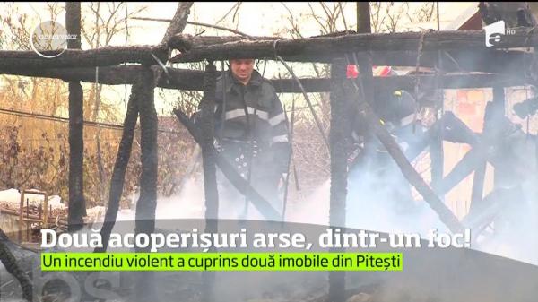 Două case, distruse într-un incendiu violent izbucnit într-o gospodărie din Piteşti