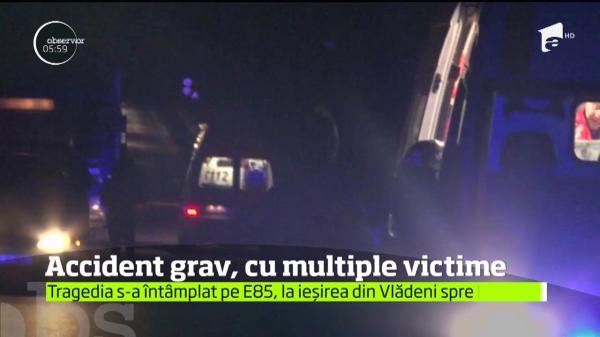Dezastru provocat de un şofer inconştient, de 18 ani: Cinci tineri au ajuns la spital în urma unui grav accident