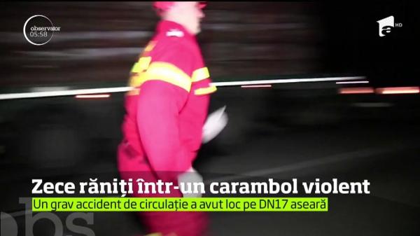 Zece oameni au trecut prin momente de groază pe un drum din Bistriţa Năsăud. Cu toţii au fost răniţi, după ce un tânăr a provocat un carambol