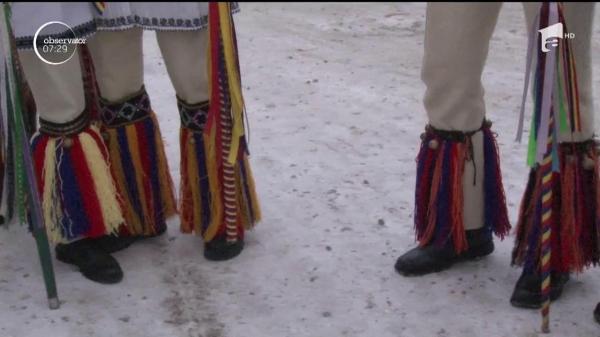 Decembrie este luna colindelor, cele mai ascultate cântece ale momentului