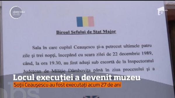 Mii de turiști merg anual în locul unde au fost executați soții Ceaușescu