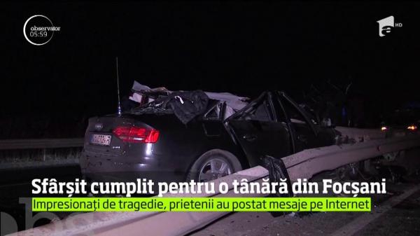 O tânără de 18 ani a murit în mașină, străpunsă de un parapet metalic!