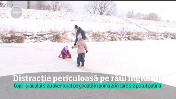 Distracţie periculoasă pe râul Mureş