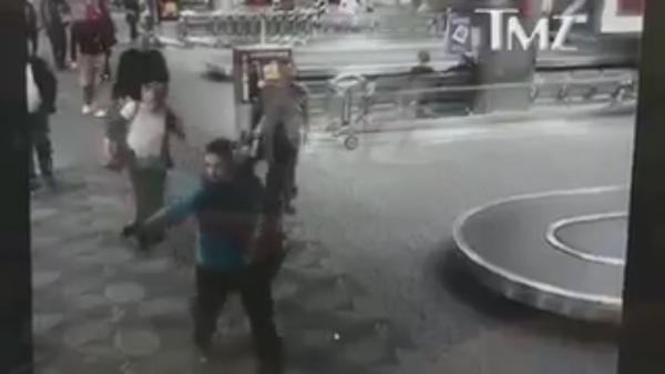 VIDEO cu teroristul care deschide focul pe aeroportul Florida. Atenție, IMAGINI ȘOCANTE!