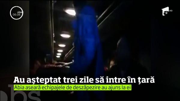 Peste o sută de români au fost captivi între nămeţi aproape trei zile, în punctul de frontieră de la Negru Vodă
