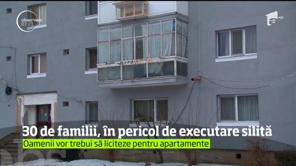 Zeci de familii din Argeș riscă să rămână pe drumuri, fără vreo vină! Fiscul le-a scos apartamentele la licitaţie