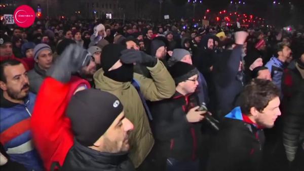 Reportaj Reuters la protestul din Bucureşti. "Vreau să se anuleze ordonanţa!" (VIDEO, GALERIE FOTO)