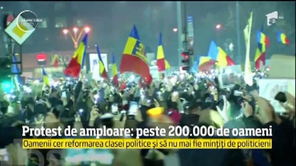 Protest la Guvern: Peste 200.000 de oameni au ocupat Piaţa Victoriei