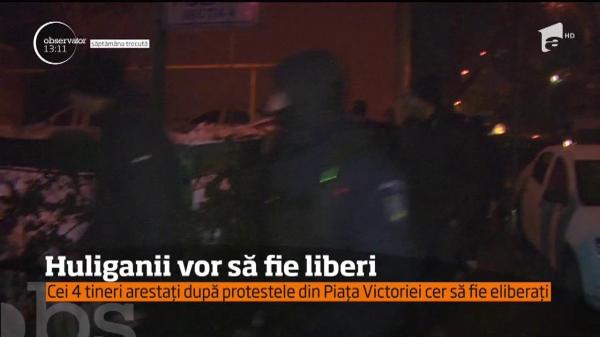 Huliganii vor să fie liberi! Tinerii arestați după incidentele din Piața Victoriei cer să fie eliberați (VIDEO)