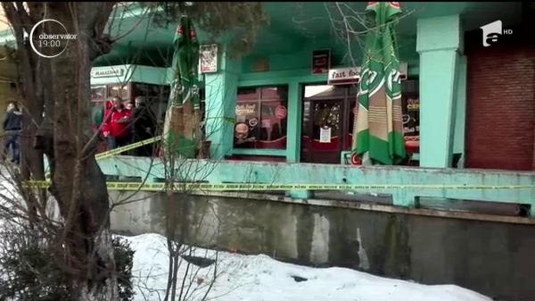 Caz înfiorător într-un fast-food din Bacău! Un bărbat şi-a incendiat propria soţie, de faţă cu cei doi copii ai lor