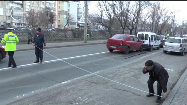 Accident ÎN LANŢ! Patru mașini s-au izbit în centrul oraşului Piatra Neamţ (VIDEO)