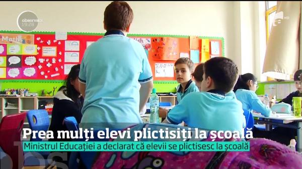 Chiar şi ministrul Educaţiei recunoaşte că elevii se plictisesc în timpul orelor, la şcolile de stat
