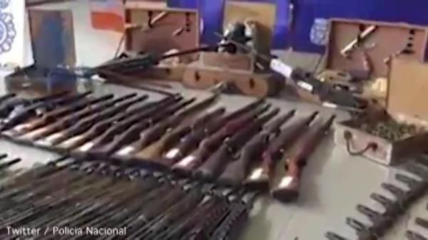 ARSENALUL JIHADULUI. Poliţia a  publicat imagini cu peste 10 mii de ARME destinate TERORIŞTILOR din Europa FOTO şi VIDEO