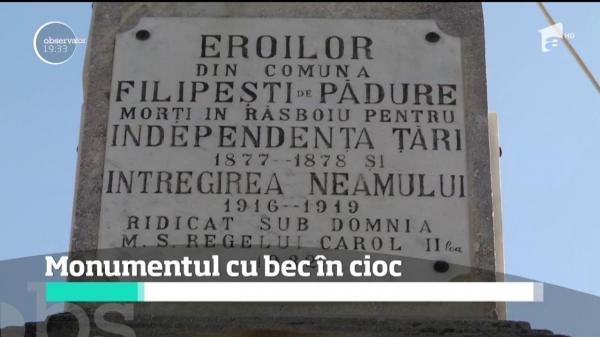 Monumentul istoric "Vulturul" din Filipeştii de Pădure, transformat în stâlp de iluminat stradal