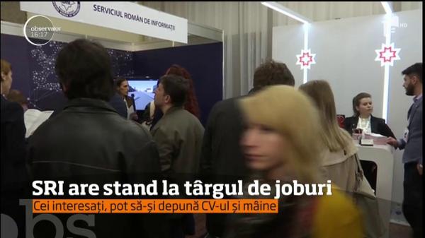 Bătaie pe locurile de la SRI, la târgul de joburi de la Sala Palatului din Capitală