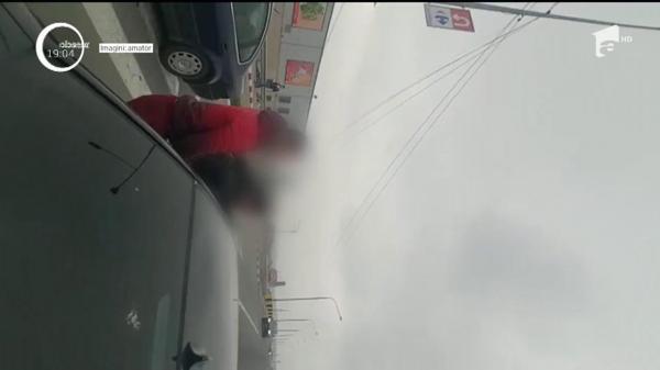 Tânărul care şi-a SNOPIT ÎN BĂTAIE SOȚIA în plină stradă, la Târgu Jiu, va fi cercetat în... LIBERTATE