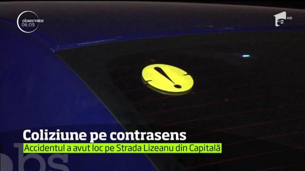 Şofer rănit şi maşini grav avariate, după ce două maşini s-au ciocnit frontal în Bucureşti (VIDEO)