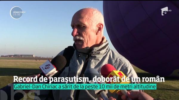 Record de parașutism, doborât de un român. Salt de la peste zece mii de metri altitudine