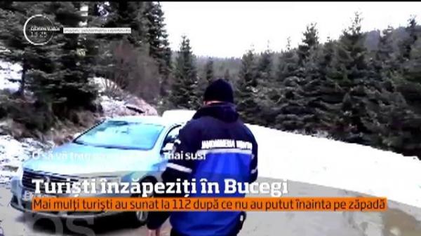 Zăpada în toiul primăverii! Turiştii au sunat la 112 după ce au rămas blocaţi pe munte, în Dâmboviţa