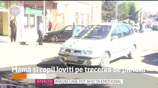 Copil şi mamă aflaţi pe trecerea de pietoni, IZBIŢI ÎN PLIN de un şofer care abia îşi luase permisul (VIDEO)