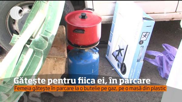 O dovadă impresionantă de iubire vine de la o mamă din Teleorman! Femeia stă de câteva zile în parcarea maternităţii