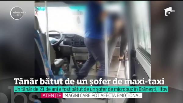 L-a bătut pentru UN LEU! Un șofer de microbuz a fost filmat când a lovit cu furie un tânăr călător