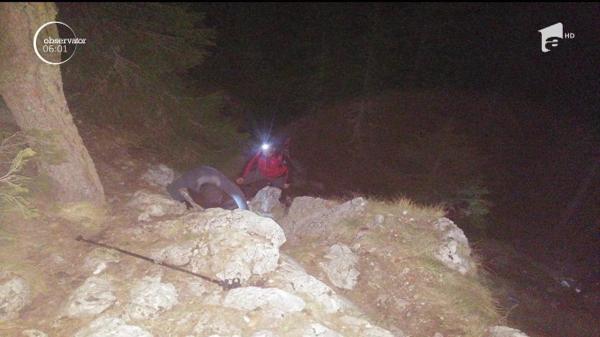 Misiune DRAMATICĂ în Caraş-Severin: Trei turişti rătăciţi pe munte au fost recuperaţi de salvamontişti