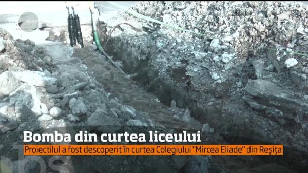 O BOMBĂ neexplodată, probabil din al Doilea Război Mondial, a fost găsită în curtea unui LICEU la Reşiţa!