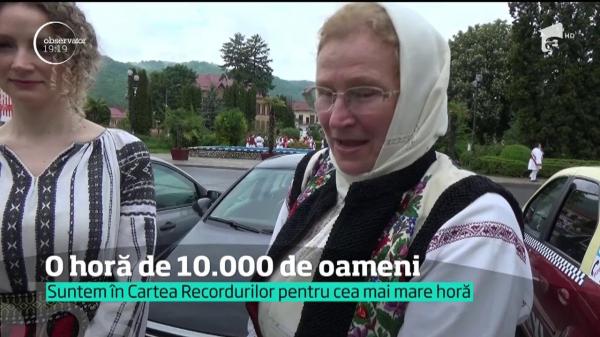 Cea mai mare horă din lume! Mii de români s-au adunat în Năsăud, ca să intre în Cartea Recordurilor