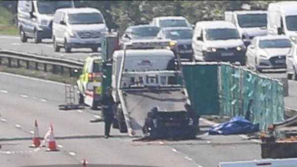 Tragedie românească în Marea Britanie. Cine sunt cei CINCI ROMÂNI striviţi de un TIR, într-un teribil accident, pe autostradă