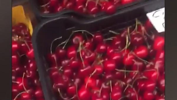 Români înşelaţi la piaţă! Fructele și legumele de import sunt vândute cu etichetă de produs românesc