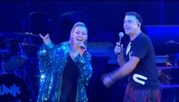 Vunk, concert ca-n poveștile lui Jules Verne. Cornel llie şi-a sărbătorit ziua de naştere pe scenă!