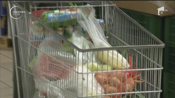 Legea risipei alimentare a fost din nou AMÂNATĂ. Iar românii aruncă TONE de mâncare la gunoi